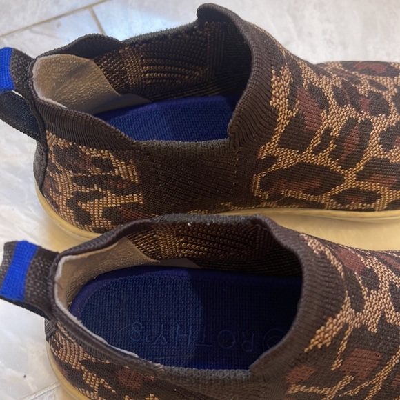 Rothy’s Chelsea Sneaker Leopard Print - Picture 8 of 9